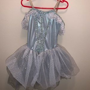 A costume perfect for ballet!